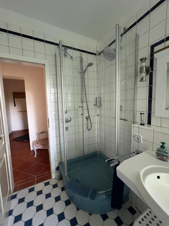 Bad mit Dusche